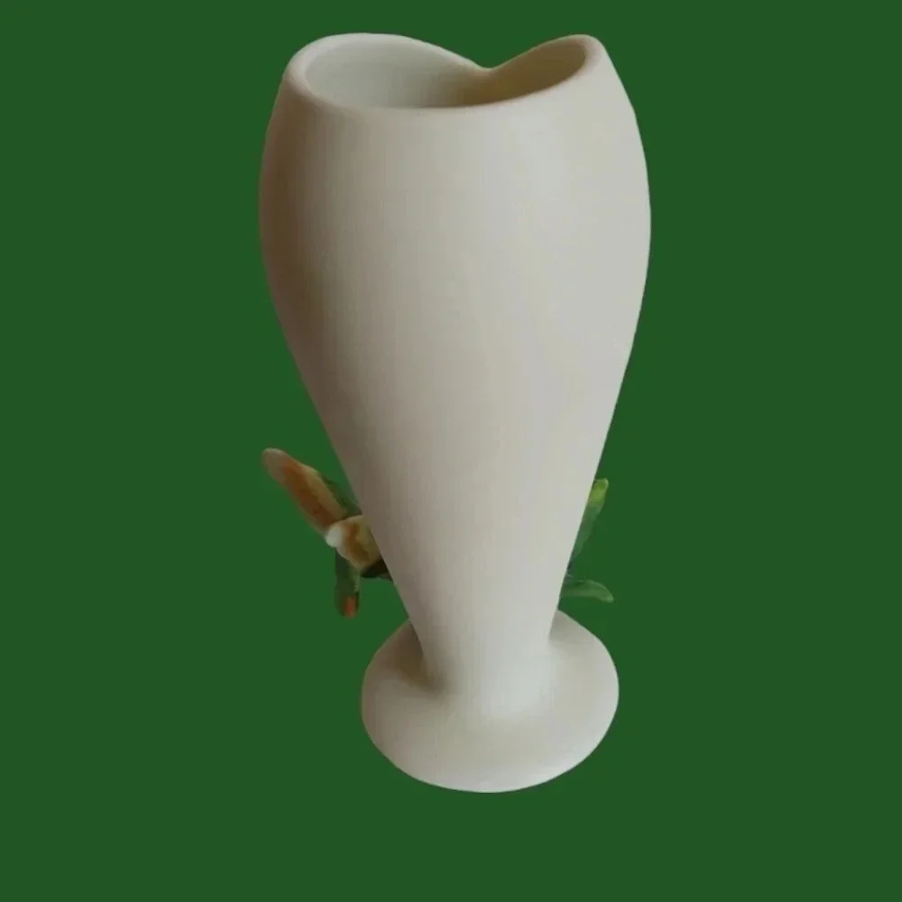 unbranded vase 3d